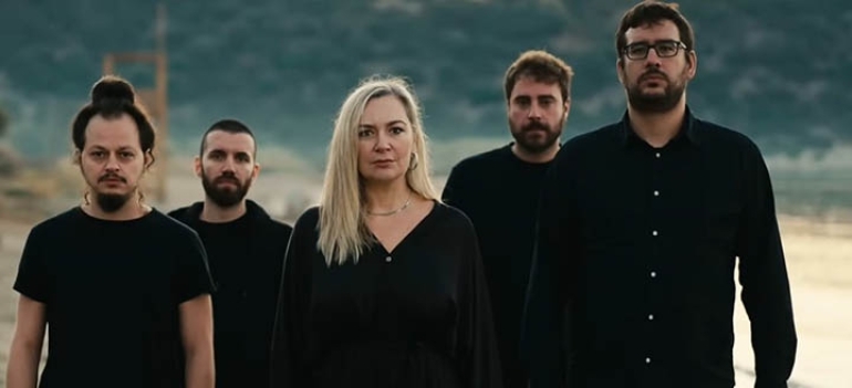Ρίτα Αντωνοπούλου & Ρεβάνς: Αφιέρωμα στον Θάνο Μικρούτσικο