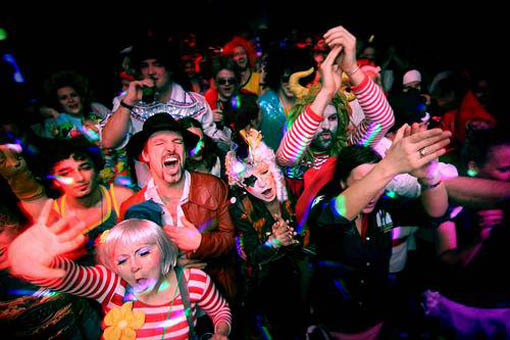 Kosmos Carnival Party